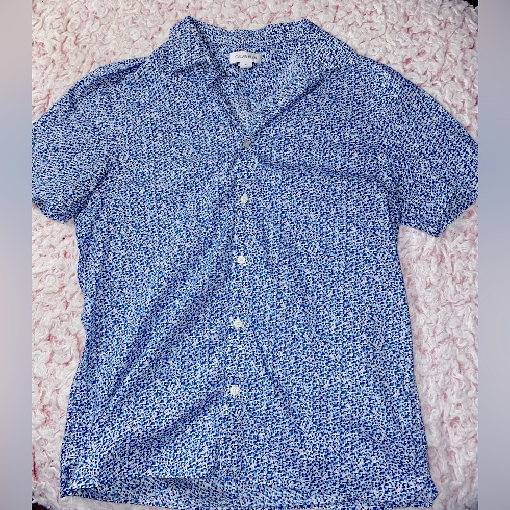 Calvin Klein short sleeve button down !